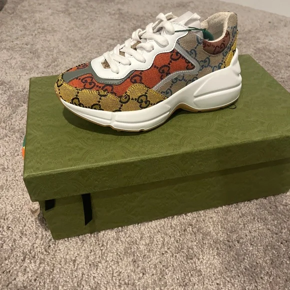 Gucci shoes poshmark best sale